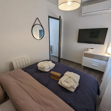 Maison Avec Piscine Interieure, Terrasse Et Wi-fi Gratuit A Curel - Fr-1-611-92 Holiday home Curel (Haute-Marne)