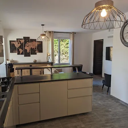 Maison Avec Piscine Interieure, Terrasse Et Wi-fi Gratuit A Curel - Fr-1-611-92