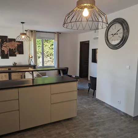 Maison Avec Piscine Interieure, Terrasse Et Wi-fi Gratuit A Curel - Fr-1-611-92
