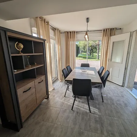 Holiday home Maison Avec Piscine Interieure, Terrasse Et Wi-fi Gratuit A Curel - Fr-1-611-92